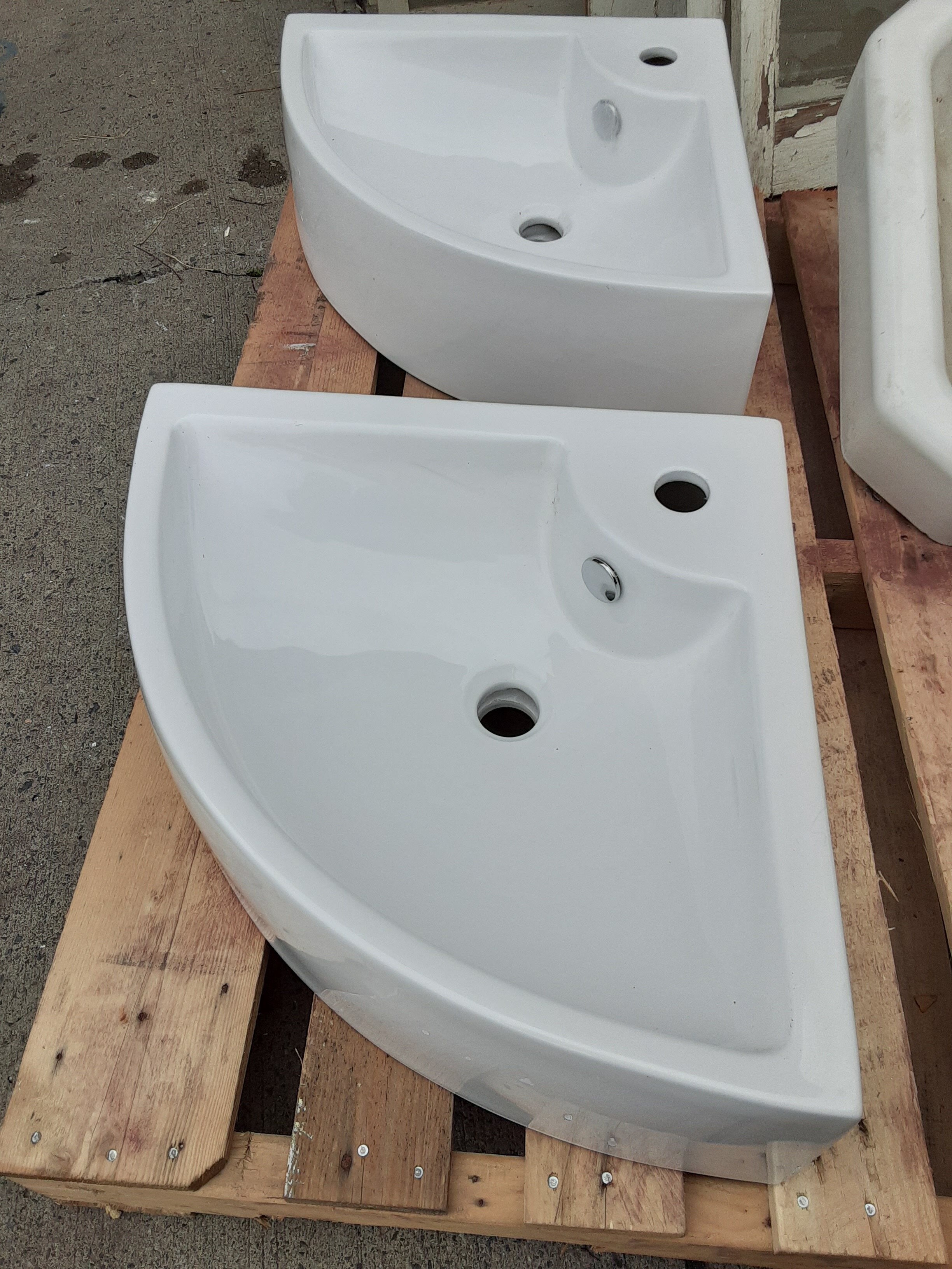 Modern Rounded Bathroom Corner Sink Vintage Bathroom Architectural